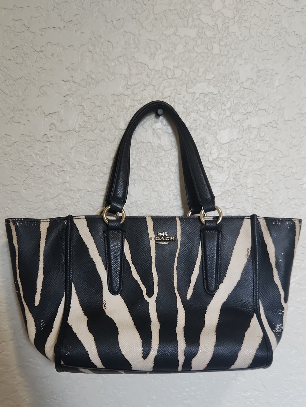 Final Sale‼️Coach Black and Cream Zebra-Print Leather Tote with Gold Hardware